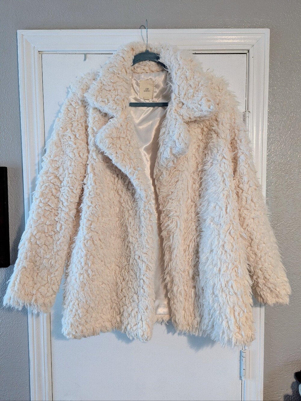 Thread & Supply Cream Plush Faux Shearling Teddy Jacket Size L